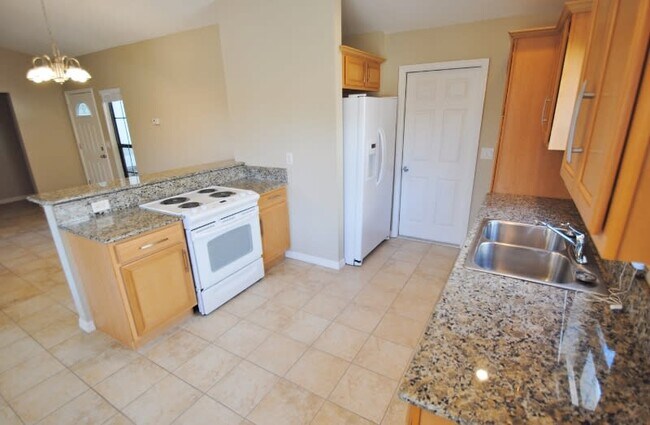 Building Photo - 1003 Pearson Dr