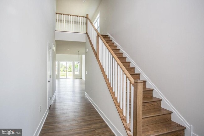 Building Photo - 665 Levering St