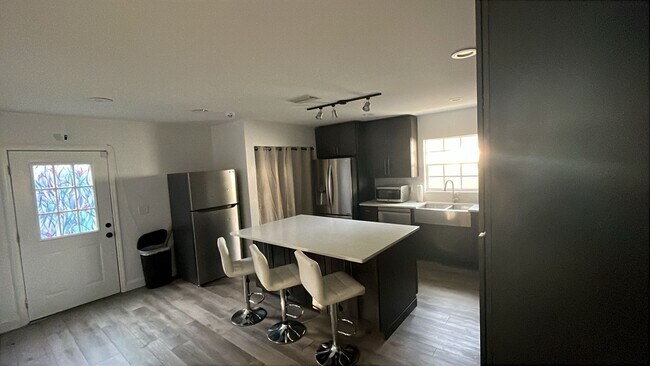 Foto del edificio - 3201 36th Ave N