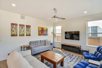 Building Photo - 133 River Ridge Ln