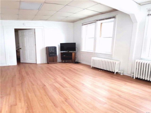 Primary Photo - 79-11 152nd St