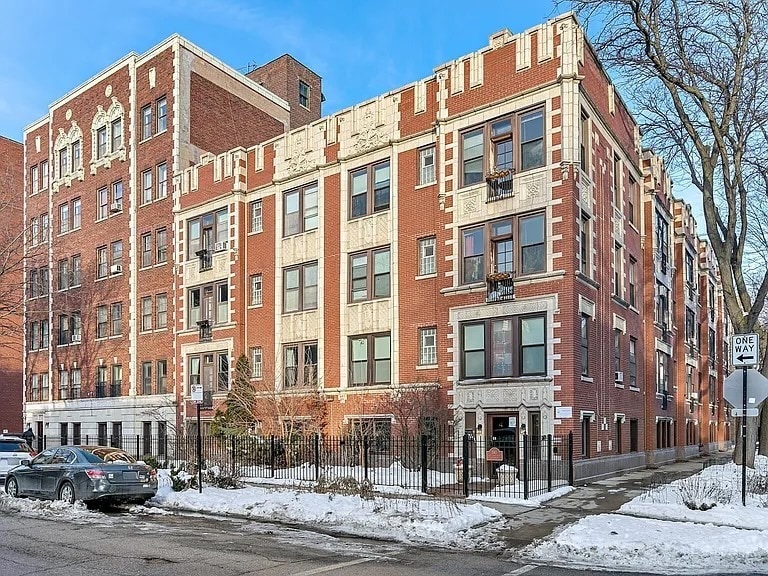 Primary Photo - 5143 S Kenwood Ave
