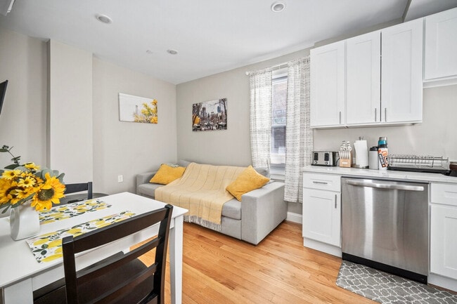 Building Photo - 600 Commercial St