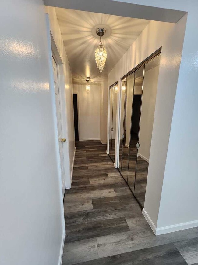 Building Photo - 1781 Algonquin Rd