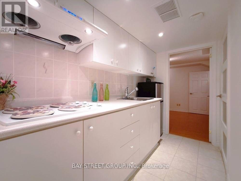 Primary Photo - 18 Nanaberry St