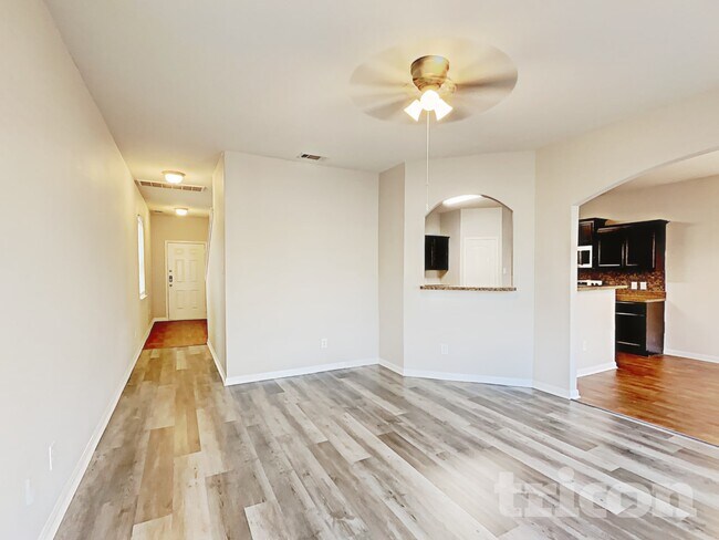 Foto del edificio - 17142 Common Point Dr