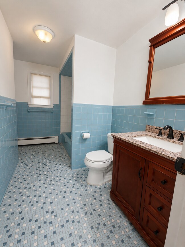Building Photo - 216 Winthrop Ave