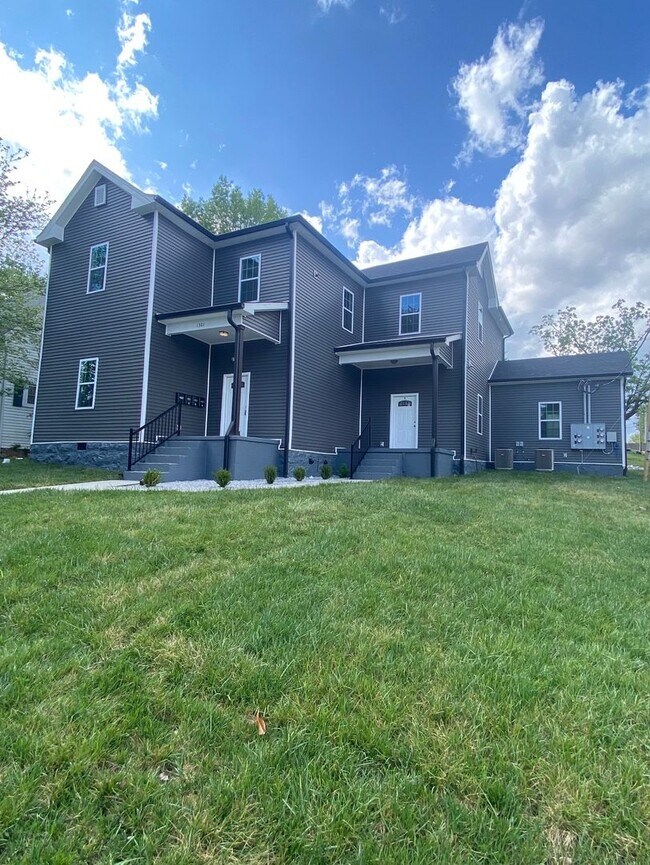 Building Photo - 1301 Indianola St