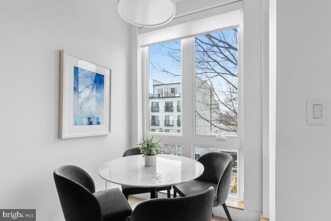 Foto del edificio - 3117 Georgia Ave NW