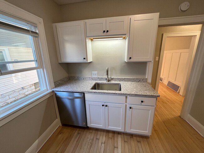 Kitchen w/dishwasher and disposal - 2252 N 62nd St