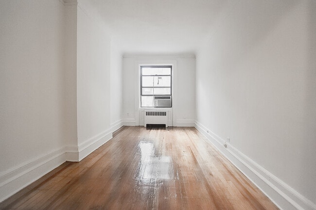 Photo - 51 E 74th St Apartment
