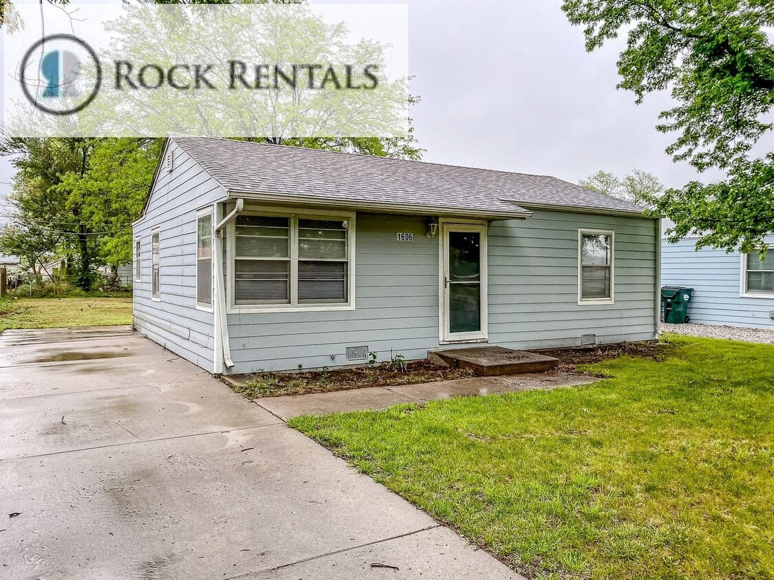 Primary Photo - 2 Bed 1 Bath in Quiet Neighborhood