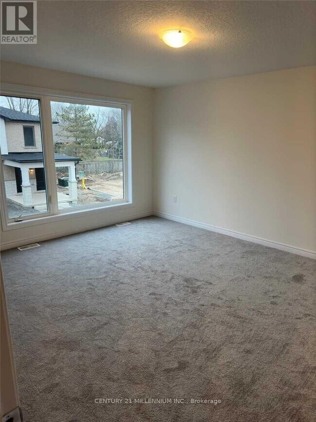 Building Photo - 7 Alayche Trl