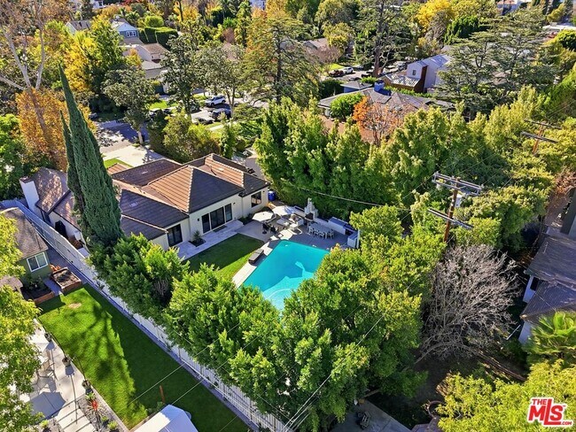 Foto del edificio - 13201 Bloomfield St