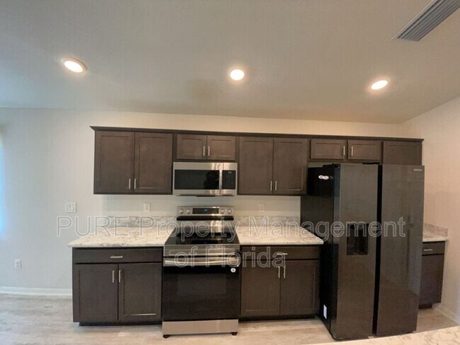 Building Photo - 8925 SE 43rd Ave