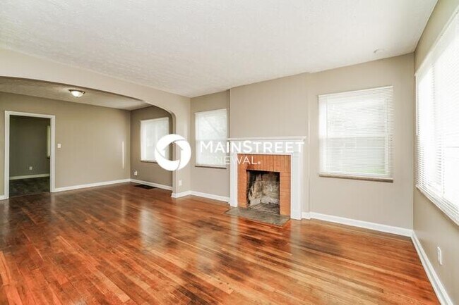 Foto del edificio - 3 Bedroom Pet-Friendly Home in Columbus, O...