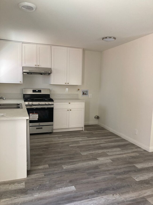Building Photo - 3835