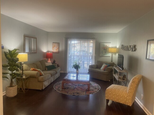 Foto del edificio - 555 N Dupont Ave