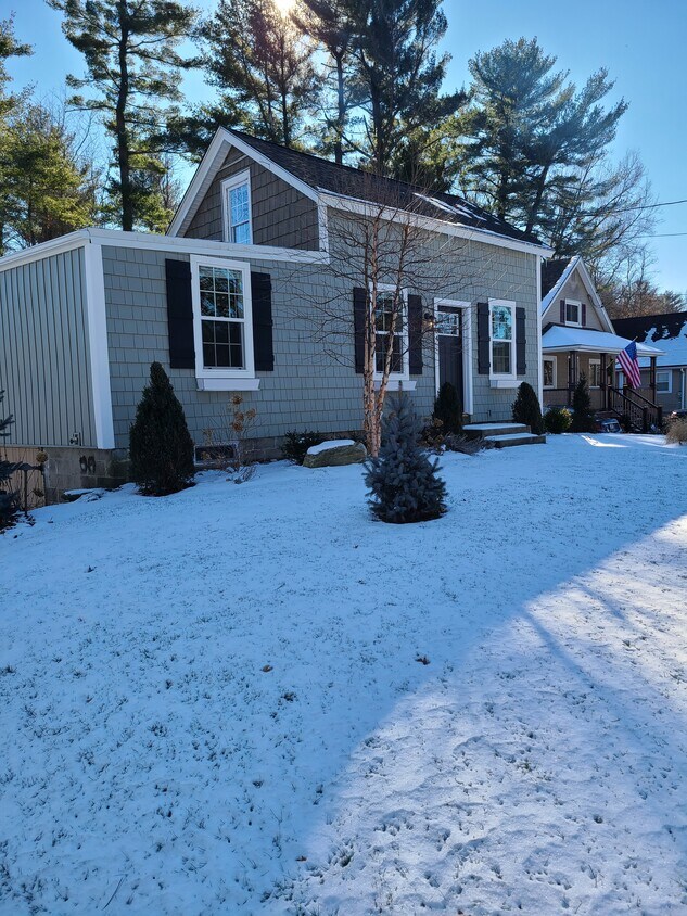 Front Entrance - 104 Cottage Rd