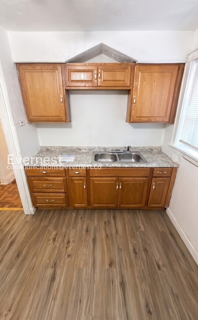 Foto del edificio - 4847 Calvin Ave