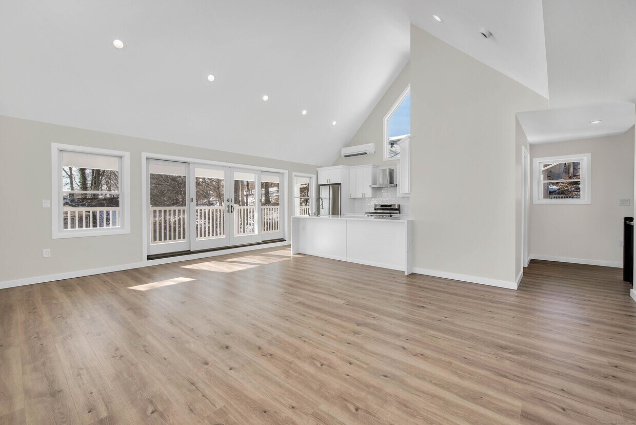 Primary Photo - 21 Maple Rd