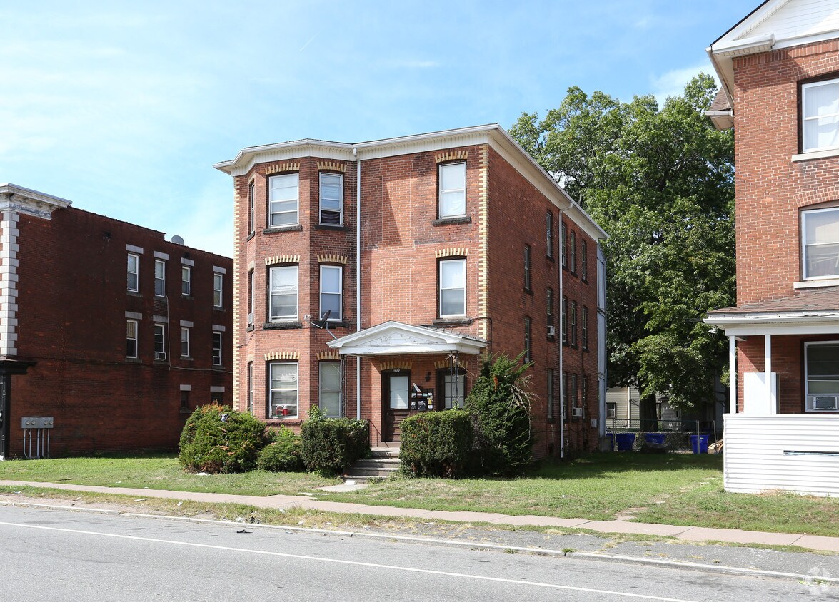 14991501 Main St, East Hartford, CT 06108 Apartments in East