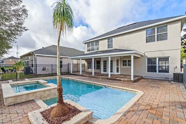 Foto del edificio - HUNTINGTON POINTE - 4 bd • 2.5 ba • 2,142 ft² (Lake Mary)