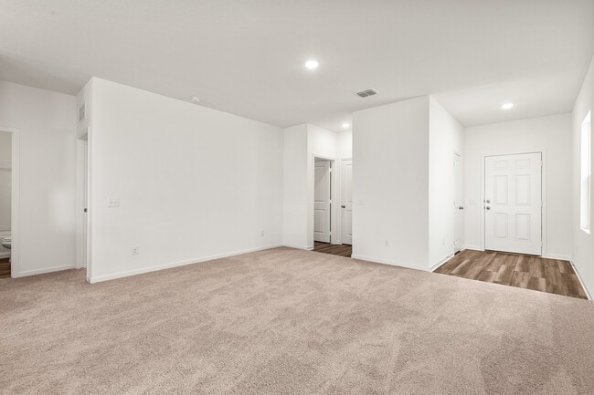 Building Photo - 927 Middlebury Farms