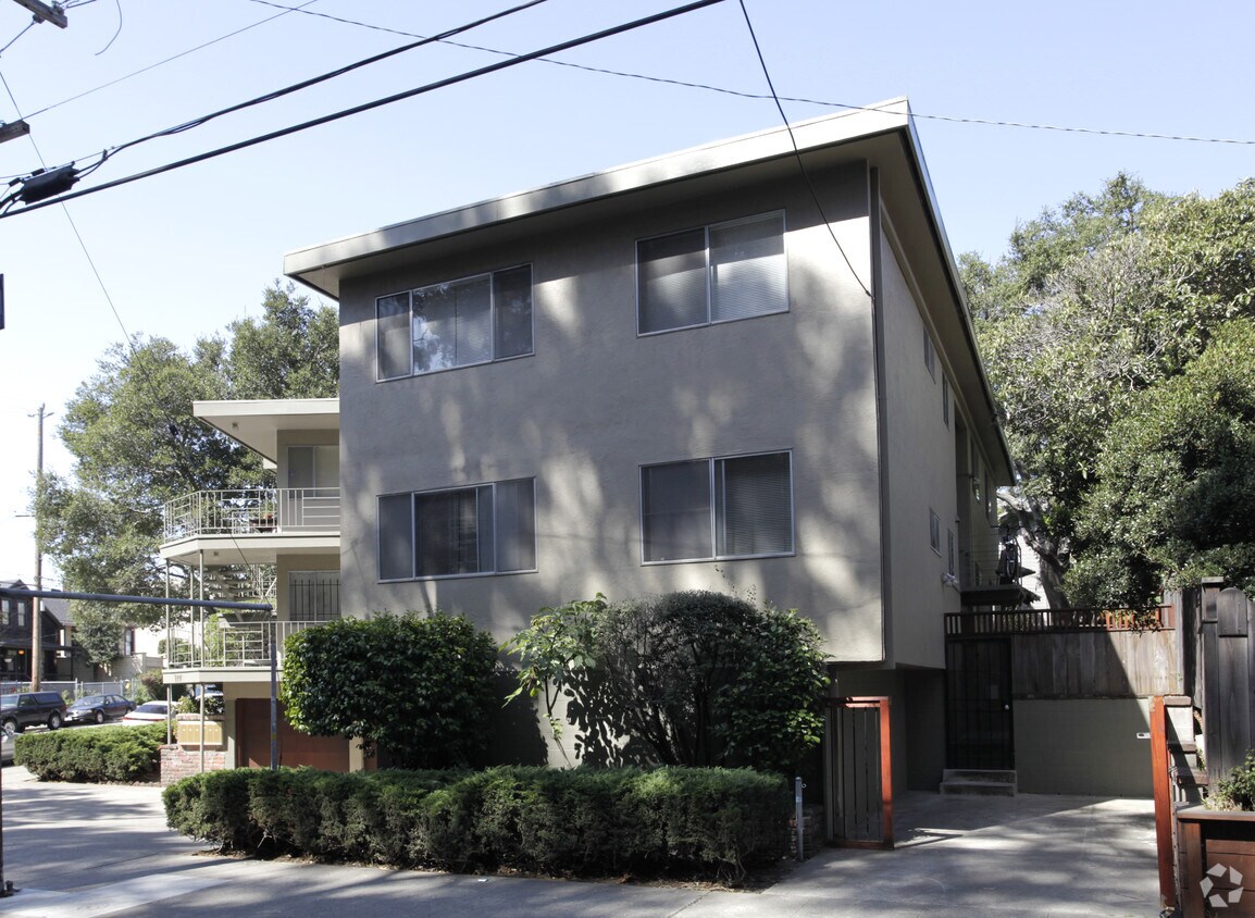 Building Photo - 3001 Richmond Blvd