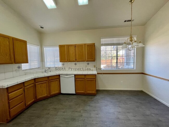 Building Photo - 1760 Blue Spruce Ct