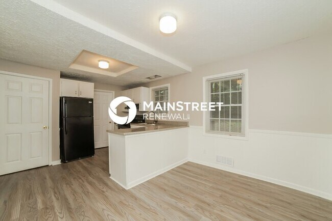 Building Photo - 3 Bedroom Pet-Friendly Home in Riverdale, ...