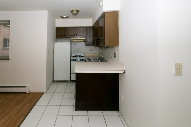 Building Photo - 2629 N Hampden Ct