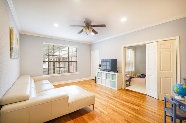 Foto del edificio - 2255 Braeswood Park Dr