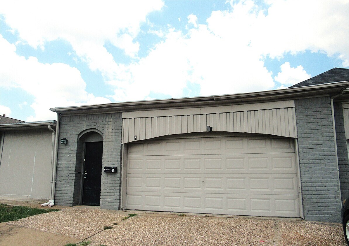 Foto principal - 8414 Beechnut St