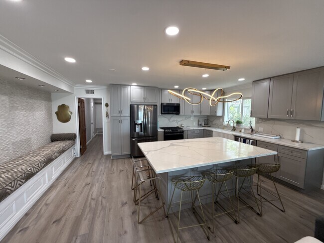 Foto del edificio - 1174 E Ocean Blvd
