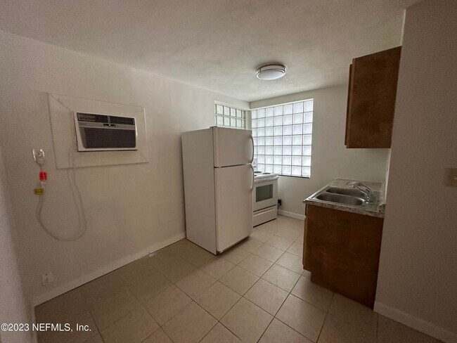 Foto del edificio - 1824 Hendricks Ave