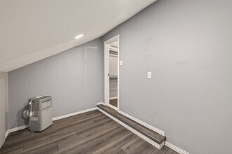 Building Photo - 7447 Cambridge St