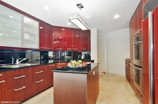 Foto del edificio - 4 br, 4 bath Condo - 10225 Collins Ave Apt...