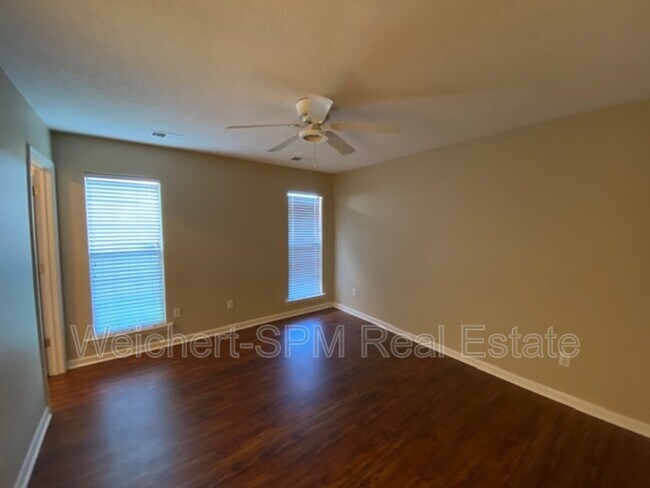 Building Photo - 2547 Boxford Ln
