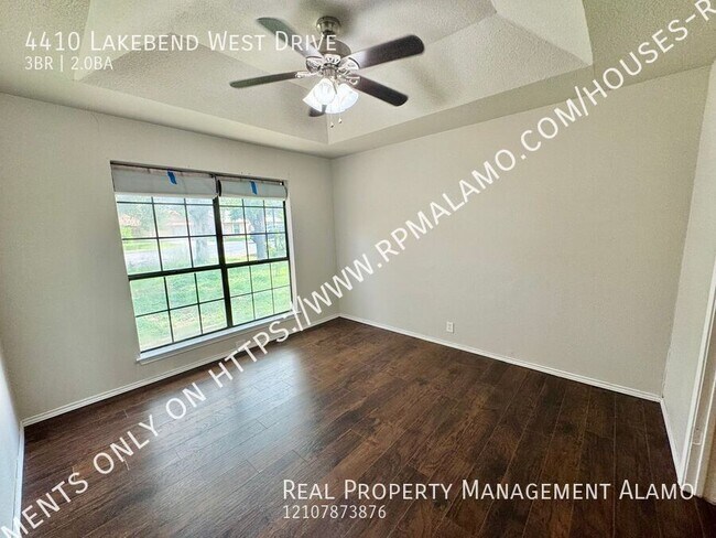 Foto del edificio - 4410 Lakebend W Dr