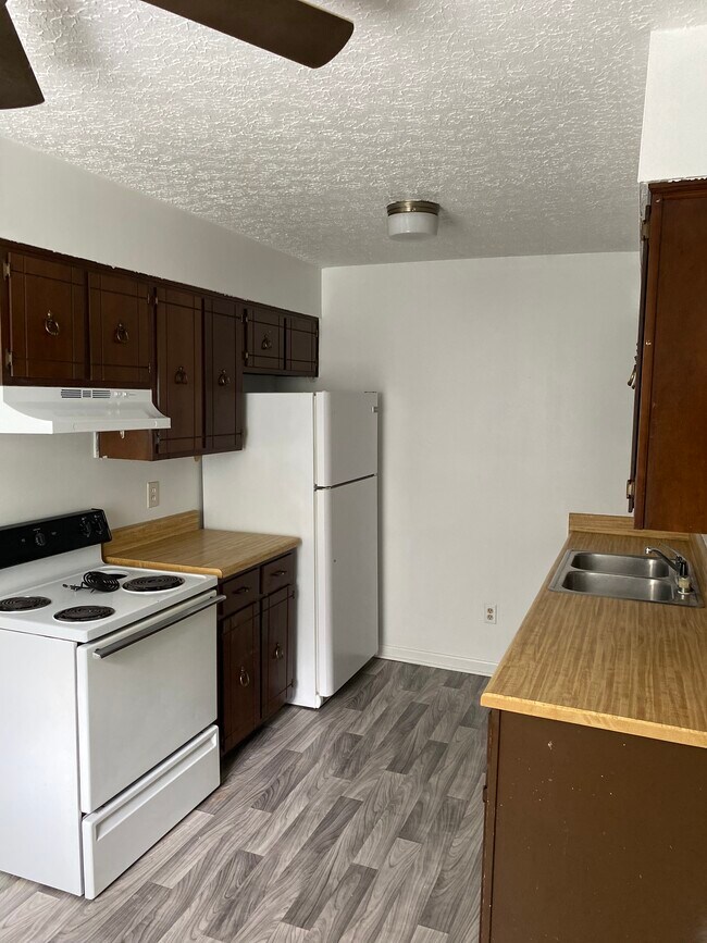 1599 Hill St Unit 1, Radcliff, KY 40160 Condo for Rent in Radcliff