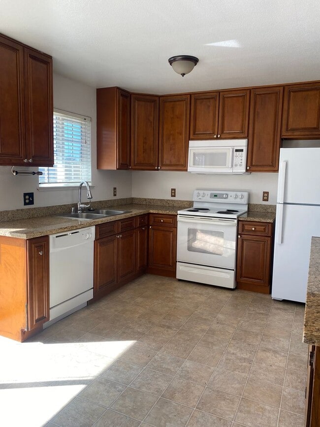 Foto del edificio - 1460 Linden Way