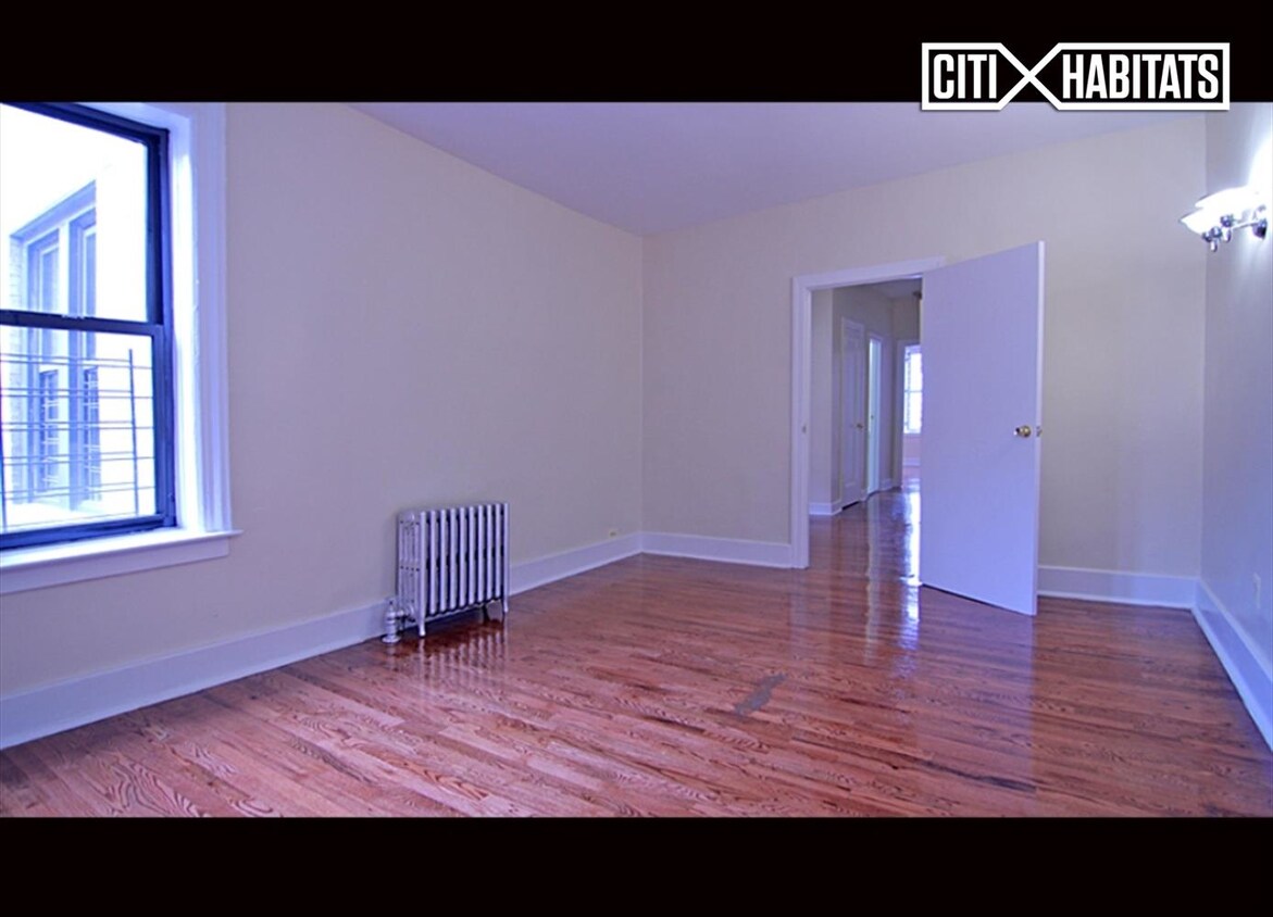 Primary Photo - 28 W Mount Eden Ave