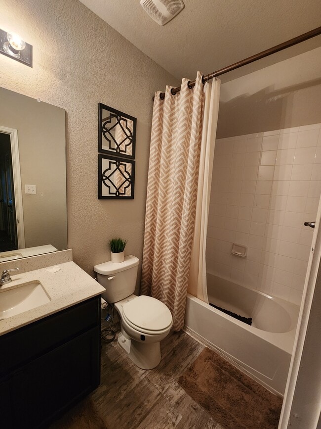 Foto del edificio - 3069 Blantyre Bnd