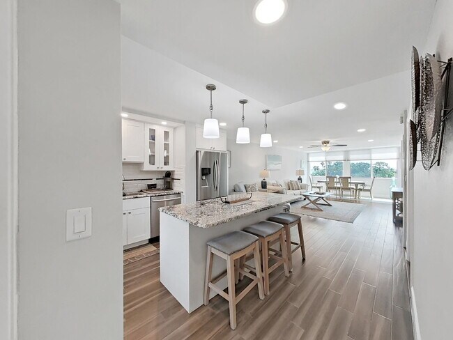 Foto del edificio - 2620 Cove Cay Dr