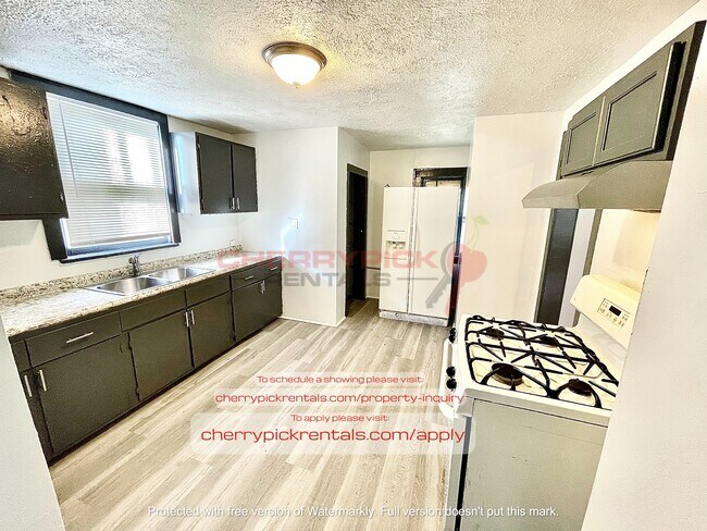 Foto del edificio - 4240 Erskine St