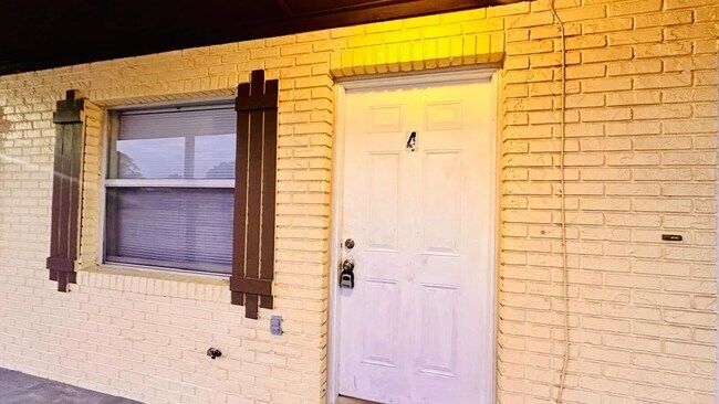 Building Photo - 979 BERKLEY ROAD Unit #4, AUBURNDALE, Florida 33823