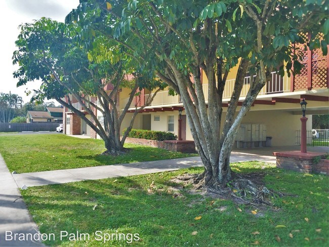 Building Photo - 965 Manor Dr