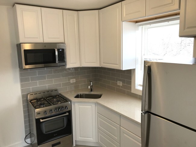 Foto del edificio - 2157 N Kenneth Ave