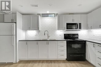 Building Photo - 43 Holm St